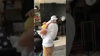 Вот так племянница после фотосессии засыпает у дяди фотографа на плече 😉