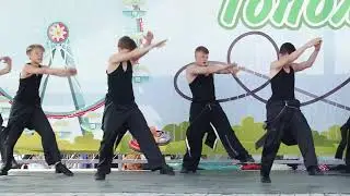 ТМТ "Щелкунчик", номер "Земля в иллюминаторе"