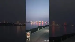 Амур между двумя флагами