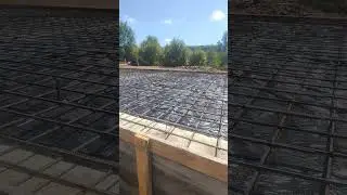 Ждём бетон. Фундамент почти готов. #бетон #стройка #армопояс