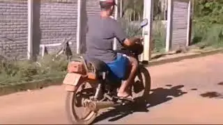Peguei a moto do meu pai para da um role em minha rua!!!