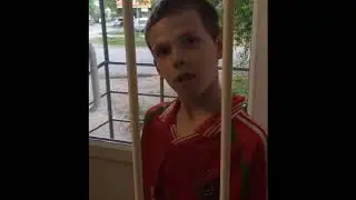 Пацан в ломбарде хочет обменять спичку на деньги