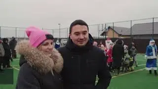 К жителям посёлка «Соколиная гора» пришли в гости Дед Мороз со Снегурочкой