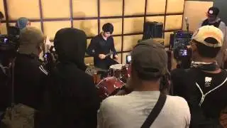 Aliando main drum persiapan konser dimalang