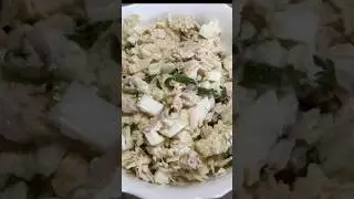 Салат из курицы и пекинской капусты