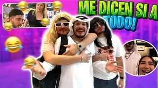 DICIENDOME QUE SI A TODO POR UN DIA // Los vestí de mujeres en una plaza 🤣