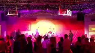 Beyoncé Crazy in Love covered by Courus