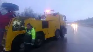 Достаём фуры из кюветов | Грузовая Эвакуация | Аварии с Грузовыми