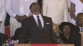 R Kelly breaks down at Whitney Houston's funeral