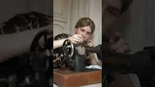 Мама достала свою швейную машинку