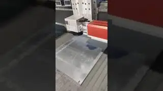 LY Large Area Sport Moving Gantry CNC Fiber 1325 1300*2500MM 50W MAX Raycus JPT Fiber Laser Engraver