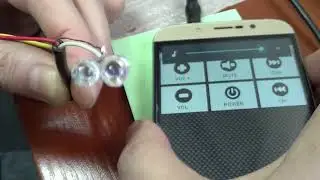 How does the phone detect that headphones are connected?