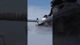 КАЙФ! На снегоходе по полям