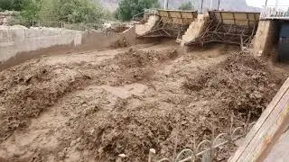 Араван. Сброс воды дамба. Сель.