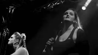 Dafna Shilon - Don't Catch Me LIVE feat. Marina Maximilian