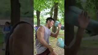 Self defense on the street using head movement