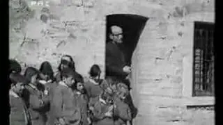 2/4 - Documentario emigrazione: Frigento come campione -1972