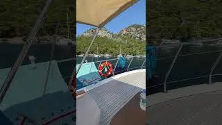 Teknede çalışma modu👨🏻‍💻 #business #work #teknedeyaşam #tekne #göcek #fethiye #sun #sea #deniz