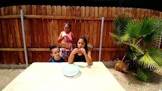 mentos and coke FAIL! ft. THE 2 LITS GIRLS