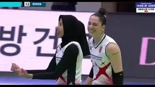 set 2 milik Megawati, service beruntun 11 kali dan smash akurat. Redspark vs Hyundai Hillstate