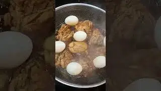 Chicken Adobo with eggs #chickenadobo #adobo #adobongmanok #filipinofood #food #foodlover #foodie