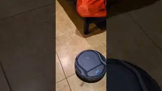 It's electric⚡️ robot vacuum on a tile floor 