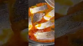 Судак в овощном соусе