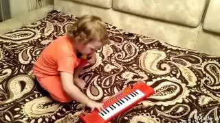 МЕГА певица!!! Поет и танцует!
