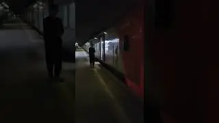 КАК МАШИНИСТ ПОНИМАЕТ ЧТО МОЖНО ЗАКРЫТЬ ДВЕРИ ЭЛЕКТРОПОЕЗДА?? #shorts #railway #железнаядорога