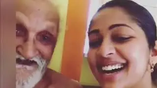 നവ്യയുടെ വീഡിയോ വൈറൽ ! സുന്ദരന്മാരുടെ കൂടെ ഞാൻ ഫോട്ടോ എടുക്കൂ 2017