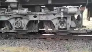 Alunan Irama Bogie dan Rel Beradu