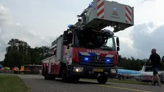Nieuwe Autoladder Brandweer Lelystad vertrekt vanaf Lelystad Airport  25-5152