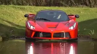 суперкар Ferrari форсирует реку_ autogespot_lifestyle