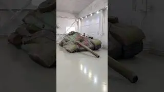 Надувные танки от компании КвадроШоу Декорация для праздника Победы 