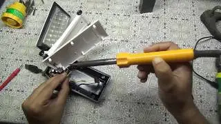 Very Easy!! Repair a dead LED Emergency Light using a Power Bank!