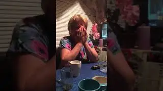 Когда твоя мама увидела толстую мужскую опу по телику😆