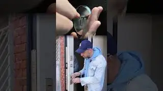 Как ОТЖИМАЮТ входные двери? 