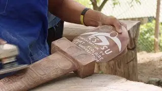Épisode TV 08 - Un objet rempli de symboles, pièce de bois sculptée au CJA de Ua Huka - FR (2024)