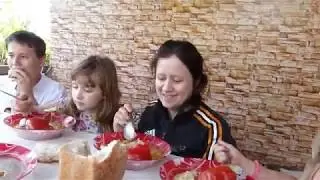 Жаль праздник будет без нас/Насыщенный день/Ужинаем всей семьей в беседке/Вселенная текстиля