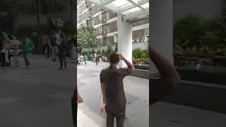 BANTEN GEMPA BUMI BERASA SAMPAI DI JAKARTA, KARYAWAN KANTOR BERHAMBURAN KELUAR!