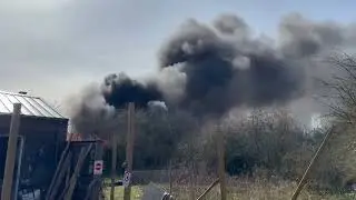 Kolonihavehus i voldsomme flammer på Amager