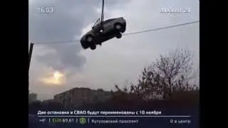 На севере столицы иномарка скатилась в пруд