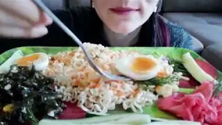 ASMR. EATING по русски. Лапша с острым соусом.  SPICY SAUCE NOODLE.