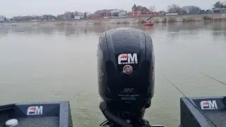 Ломаем лёд и на рыбалку ! 