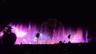 A goofy christmas (World of Color: Season of Light)