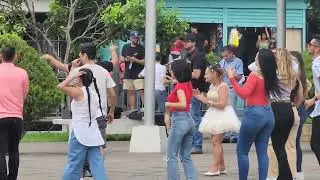 con las miss universo y la yajaira se puso bueno el ambiente en el parque libertad #audistreet