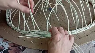 Бескаркасная юбка для елки из полиротанга