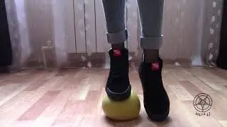 Vans Crush (Helga Li)