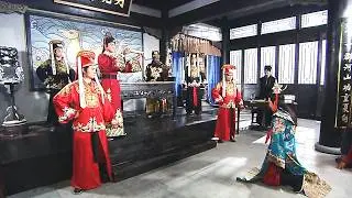 侯爺仗著姐姐是貴妃，貪污百姓的賑災款，包拯暴怒直接龍頭鍘伺候！🔥Movie