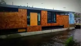 Houseboat Down Sloterkade: Joy Ride Tours